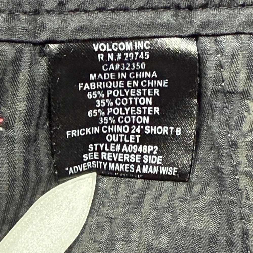 Volcom Men's Shorts Grey W/ Black Pinstripes 33in Waist Skate Surf Snow